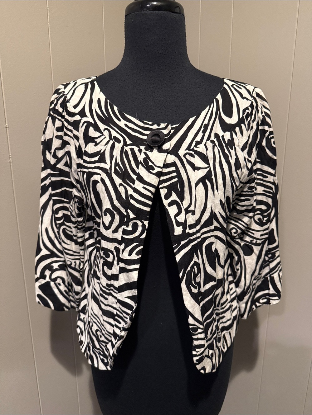 B44 Karen Kane Women’s Medium Printed Single-Button Cardigan Jacket